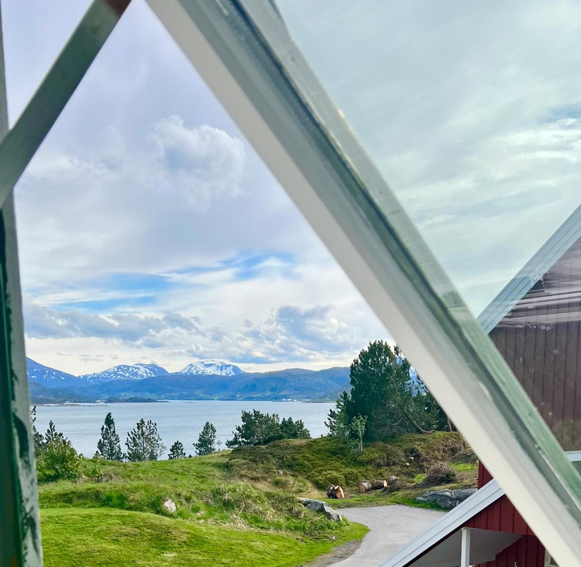 Wake Up To A Beautiful View And Smell Of The Sea Daire Kristiansund Dış mekan fotoğraf